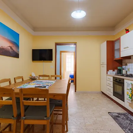 La Tricora Big House Dom wakacyjny Katania