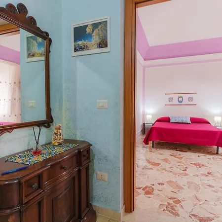 La Tricora Big House